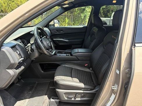 Used 2023 Nissan Pathfinder Rock Creek AWD/4WD image 13