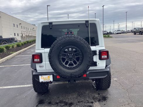 Used 2022 Jeep Wrangler Unlimited Sport AWD/4WD image 5
