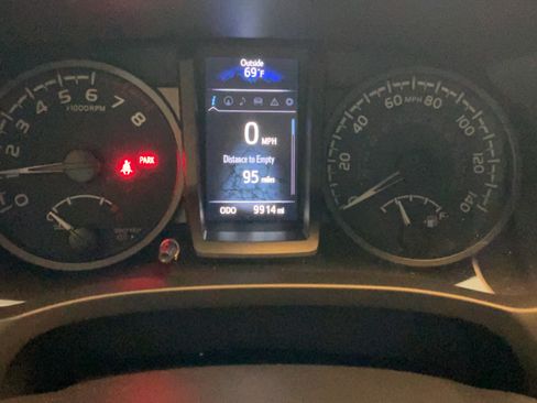 Certified 2023 Toyota Tacoma TRD Off-Road w/ TRD Premium Off Road Package AWD/4WD image 10