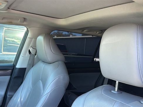 Used 2021 Toyota Highlander Limited image 12