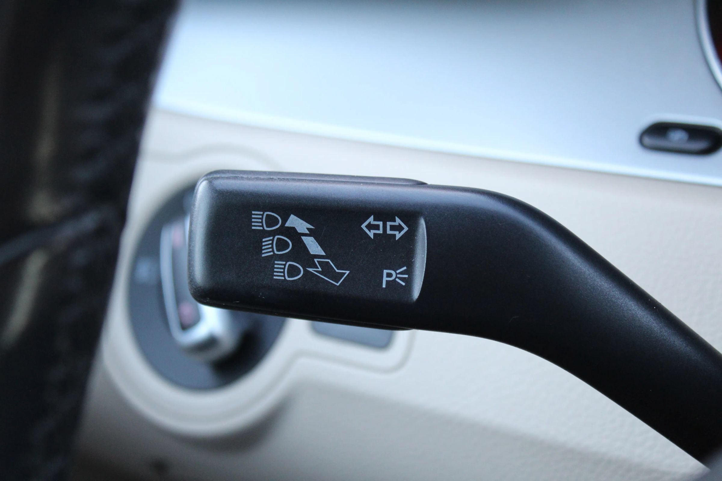 Used 2010 Volkswagen CC Sport FWD image 26