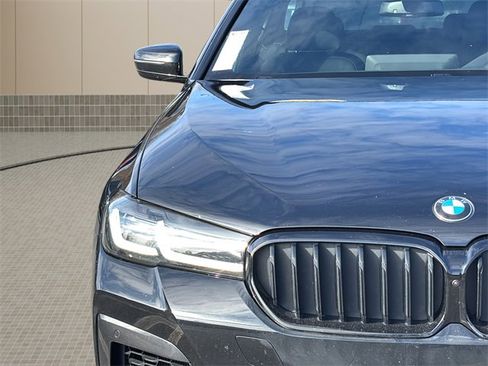 Used 2023 BMW M550i xDrive w/ Dynamic Handling Package image 10