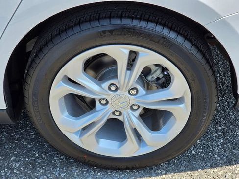 Used 2025 Honda Accord LX image 15