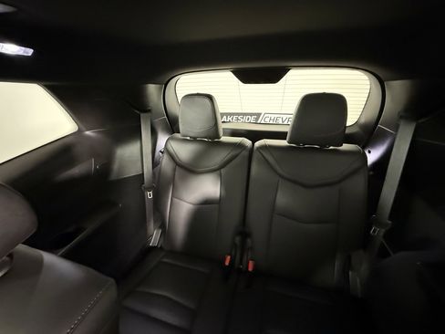 Used 2025 Cadillac XT6 Premium Luxury image 32