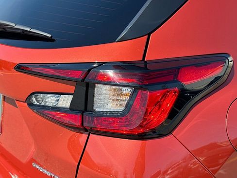 Used 2025 Subaru Crosstrek 2.0i image 30