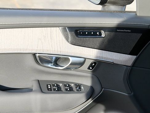 New 2026 Volvo XC90 B6 Ultra w/ Protection Package image 11