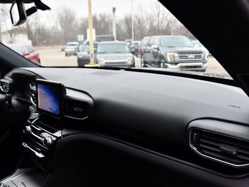 Used 2023 Ford Explorer ST-Line image 15