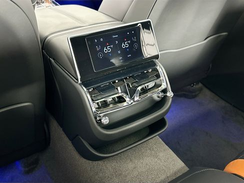 Certified 2024 Bentley Flying Spur W12 image 26