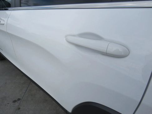 Used 2020 Jeep Cherokee Limited image 29