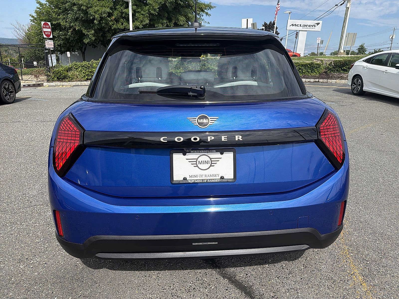 Used 2026 MINI Cooper 4-Door Hardtop FWD image 13