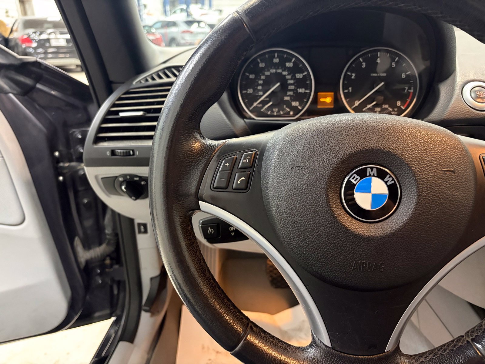 Used 2008 BMW 135i Convertible RWD image 16