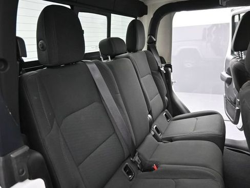 Used 2022 Jeep Gladiator Sport AWD/4WD image 19