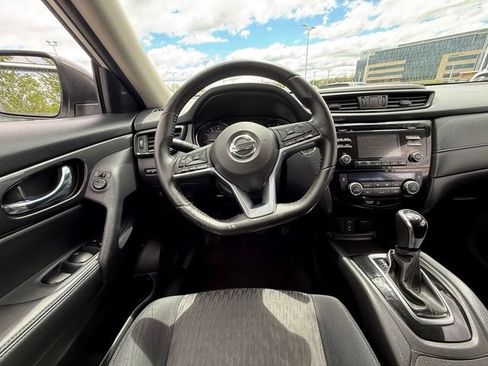 Used 2017 Nissan Rogue SV AWD/4WD image 8