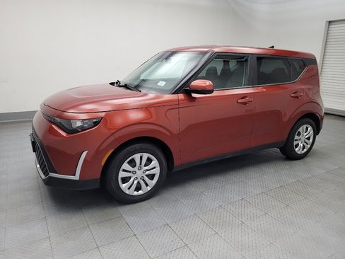 Used 2023 Kia Soul LX image 2