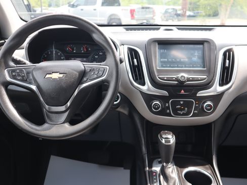 Used 2018 Chevrolet Equinox LS AWD/4WD image 12
