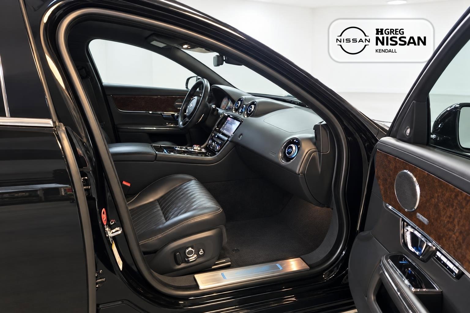 Used 2019 Jaguar XJ AWD image 8