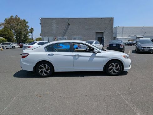 Used 2016 Honda Accord LX image 4