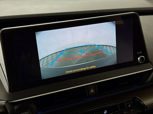 Used 2024 Toyota Prius XLE image 2