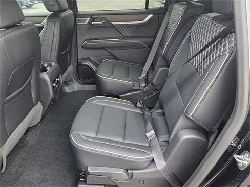 Used 2025 GMC Acadia Denali w/ Super Cruise Package image 10