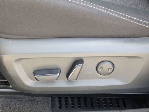 Used 2024 Nissan Rogue SV image 18