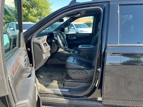 Used 2023 Chevrolet Tahoe Z71 w/ Luxury Package AWD/4WD image 6