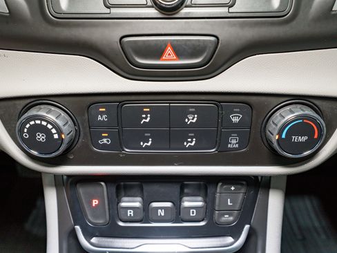 Used 2020 GMC Terrain SLE w/ LPO, Floor Liner Package image 18