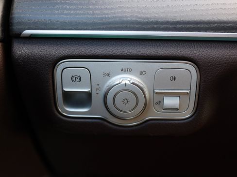 Used 2022 Mercedes-Benz GLE 350 4MATIC image 34