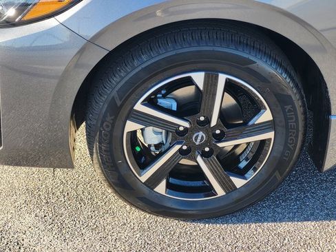 New 2025 Nissan Sentra SV image 8