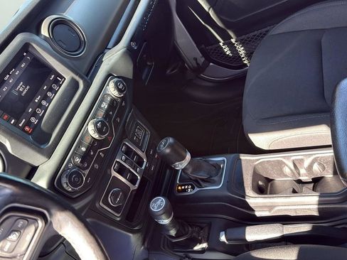 Used 2018 Jeep Wrangler Unlimited Sport S image 21