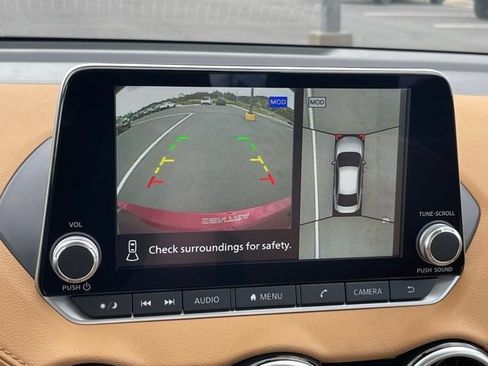 New 2025 Nissan Sentra SV w/ SV Premium Package image 32