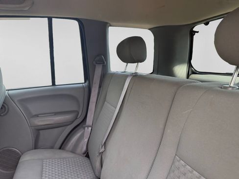 Used 2007 Jeep Liberty Sport AWD/4WD image 30