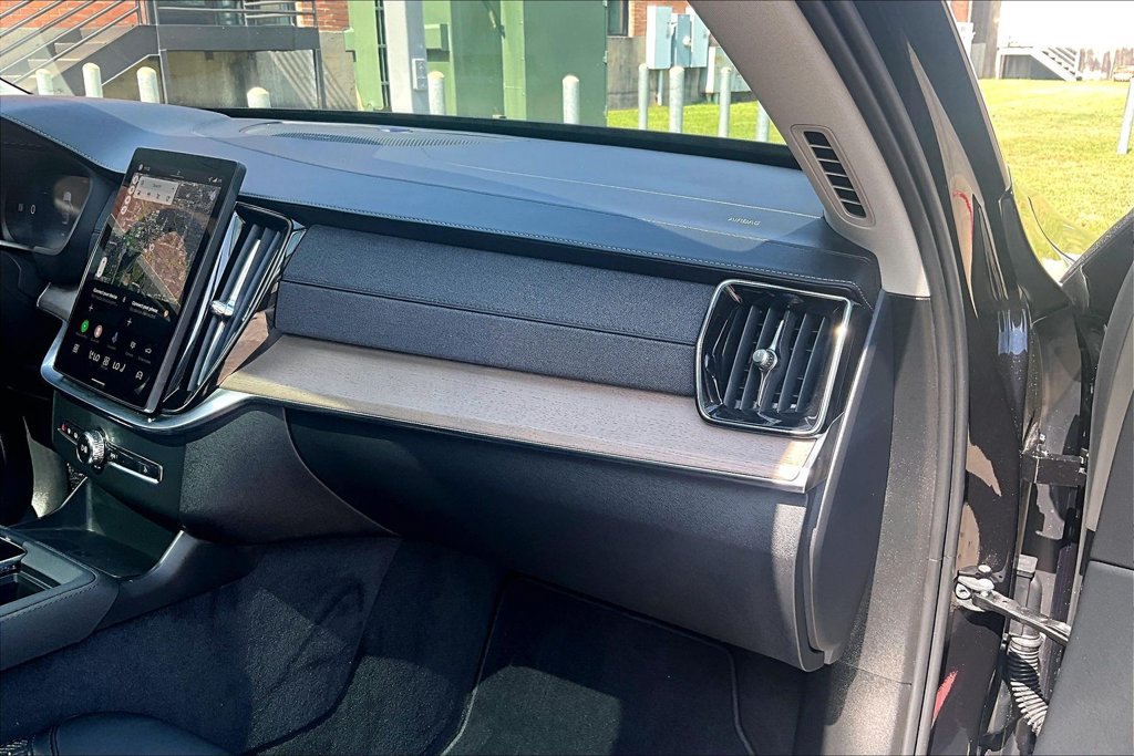 Certified 2026 Volvo XC90 B6 Plus AWD/4WD image 21