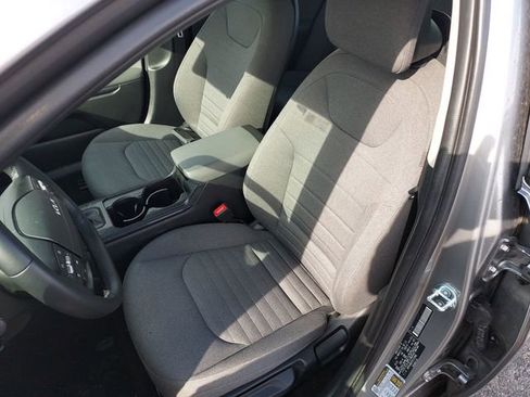 Used 2025 Kia K4 EX image 15