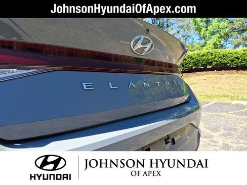 Used 2021 Hyundai Elantra SEL FWD image 30