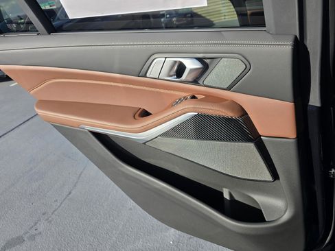 New 2026 BMW X7 M60i w/ Executive Package image 39