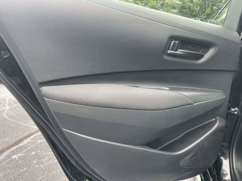 Used 2025 Toyota Corolla LE FWD image 11