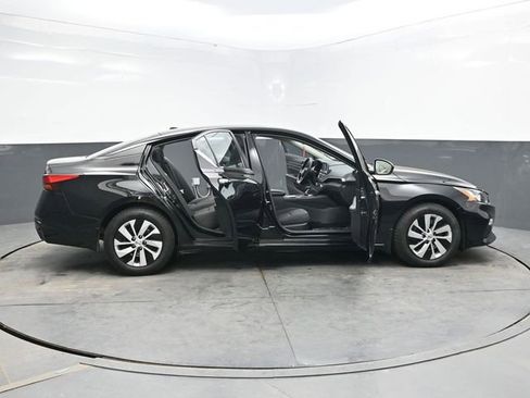 Used 2020 Nissan Altima 2.5 S FWD image 45