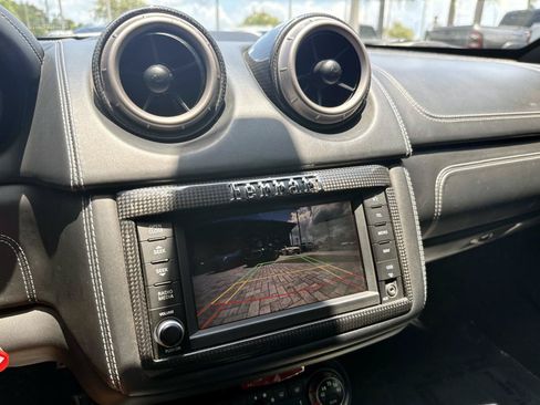 Used 2014 Ferrari California RWD image 18