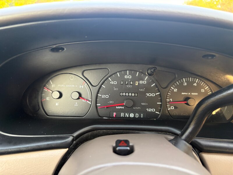 Used 2001 Ford Taurus SE FWD image 13