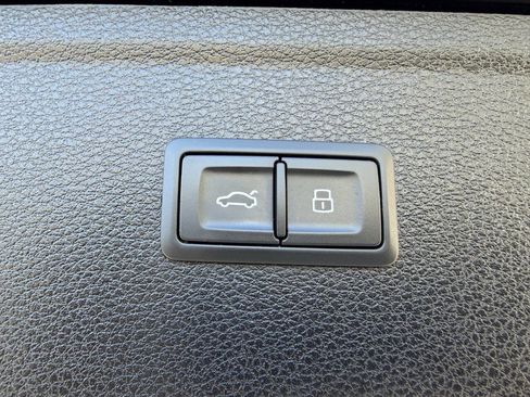 Used 2019 Audi Q5 2.0T Premium w/ Convenience Package image 8