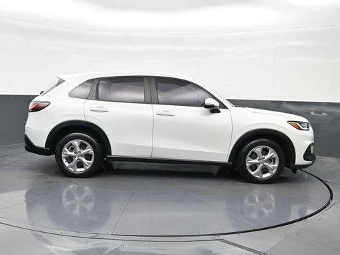Used 2023 Honda HR-V LX image 6