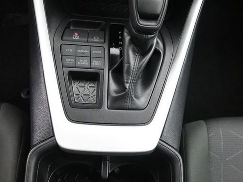 Used 2025 Toyota RAV4 XLE AWD/4WD image 20