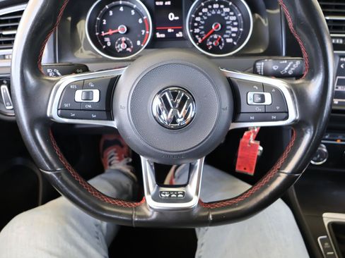 Used 2017 Volkswagen Golf 4-Door FWD image 51