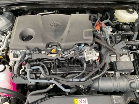 Used 2025 Toyota Camry LE image 31