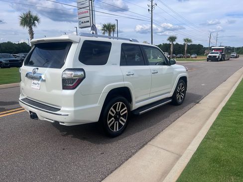 Used 2022 Toyota 4Runner Limited AWD/4WD image 5