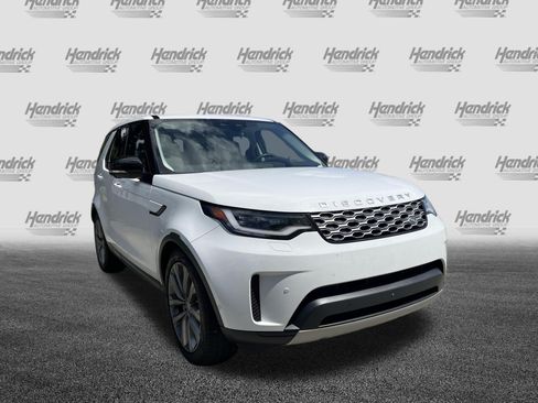 Used 2024 Land Rover Discovery S AWD/4WD image 2