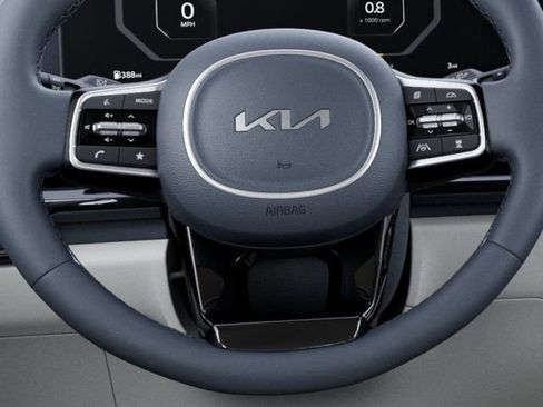 Certified 2026 Kia Carnival SX Prestige FWD image 22