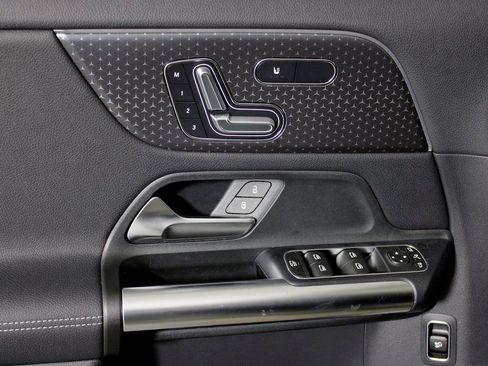 Certified 2026 Mercedes-Benz GLA 250 4MATIC image 11