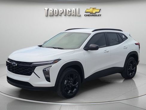 New 2026 Chevrolet Trax LT w/ Midnight Edition FWD image 1