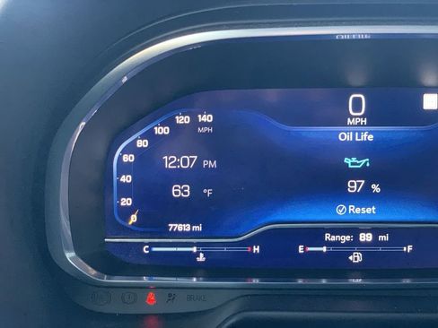 Used 2022 Chevrolet Suburban LT image 9